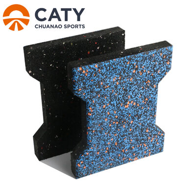 Baldosa de goma antideslizante y resistente para uso en pasarelas y exteriores